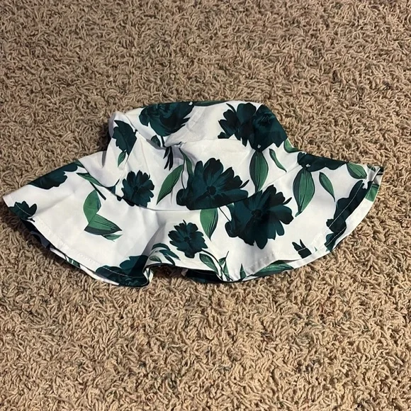 Kids Floral Halter Top with Ruffle Skirt and matching Hat - Picture 7 of 7